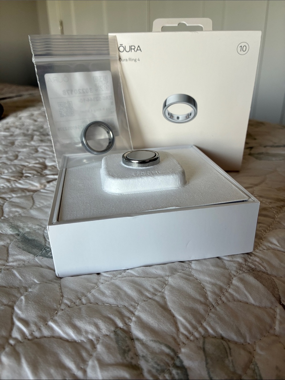 Oura Ring 4 Silver Smart Ring